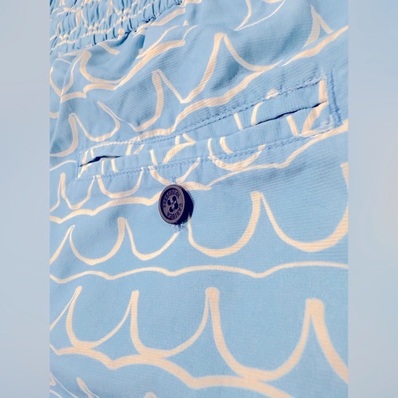 Frescobol Carioca Wave Print Swim Trunks Size M β Blue White Resort Swim Shorts - Picture 4 of 4